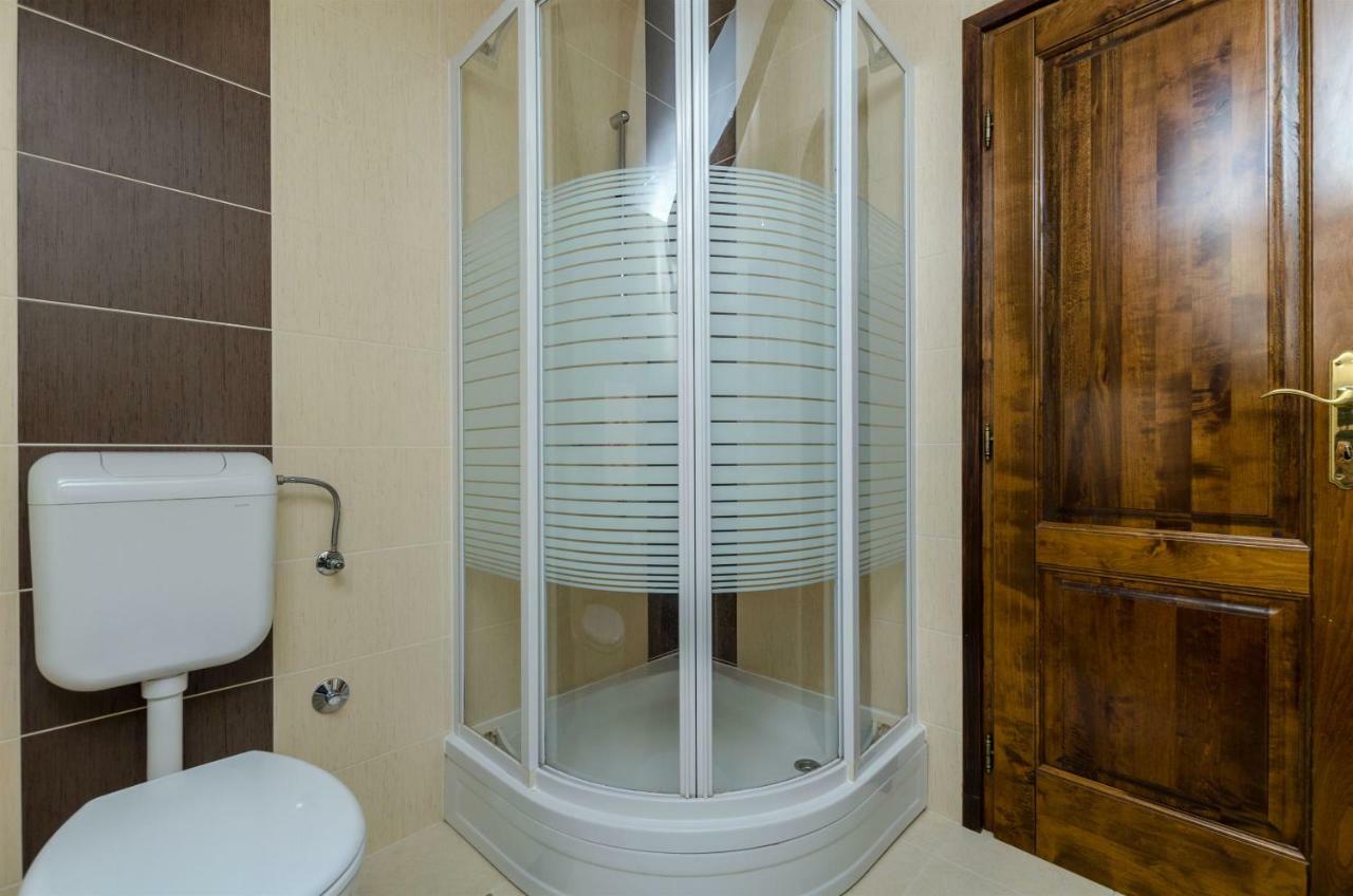 פרימוסטן Apartments Renata מראה חיצוני תמונה